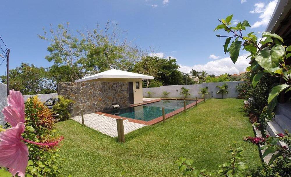 Villa Des Frangipanes La Gaulette Esterno foto