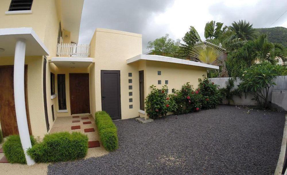 Villa Des Frangipanes La Gaulette Esterno foto